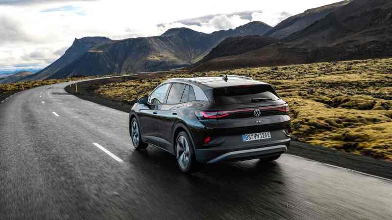 Aumenta Volkswagen casi un 24 por ciento entrega de coches eléctricos en 2022
